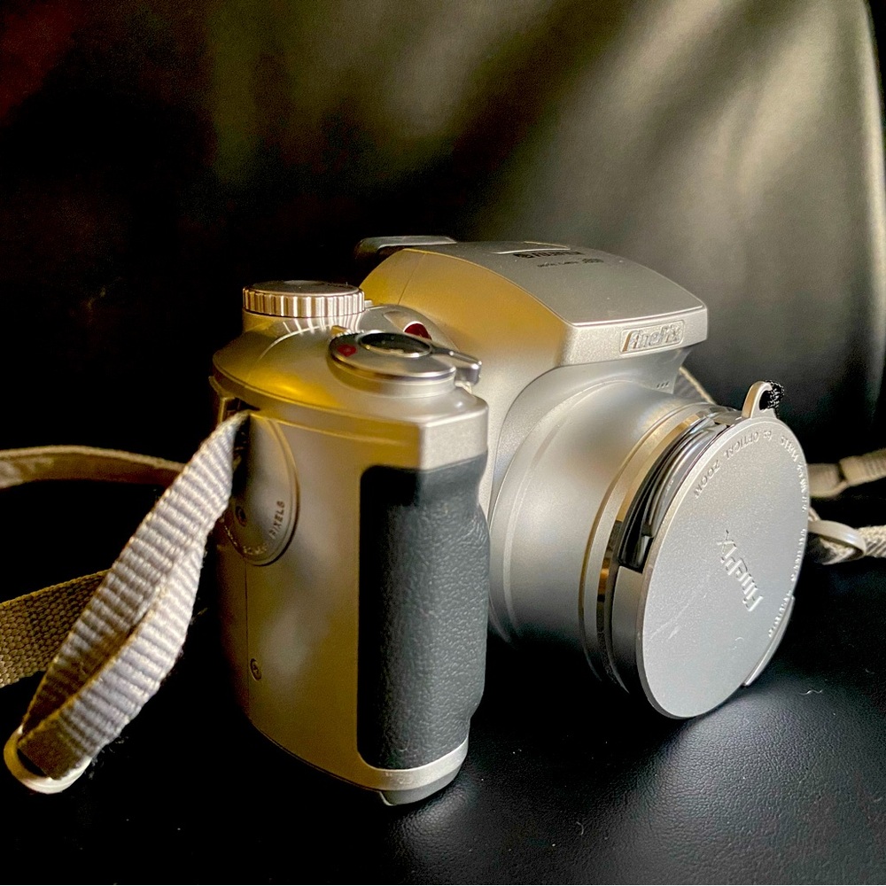Fuji finepix 3800 ccd old digital camera